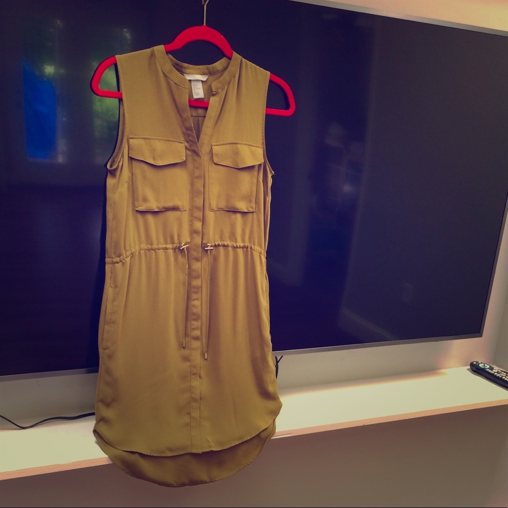 H&M olive button up adjustable synch waist dress